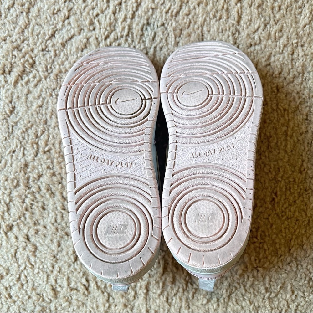 Nike | Court Borough Low 2 in Pink - Picture 6 of 8